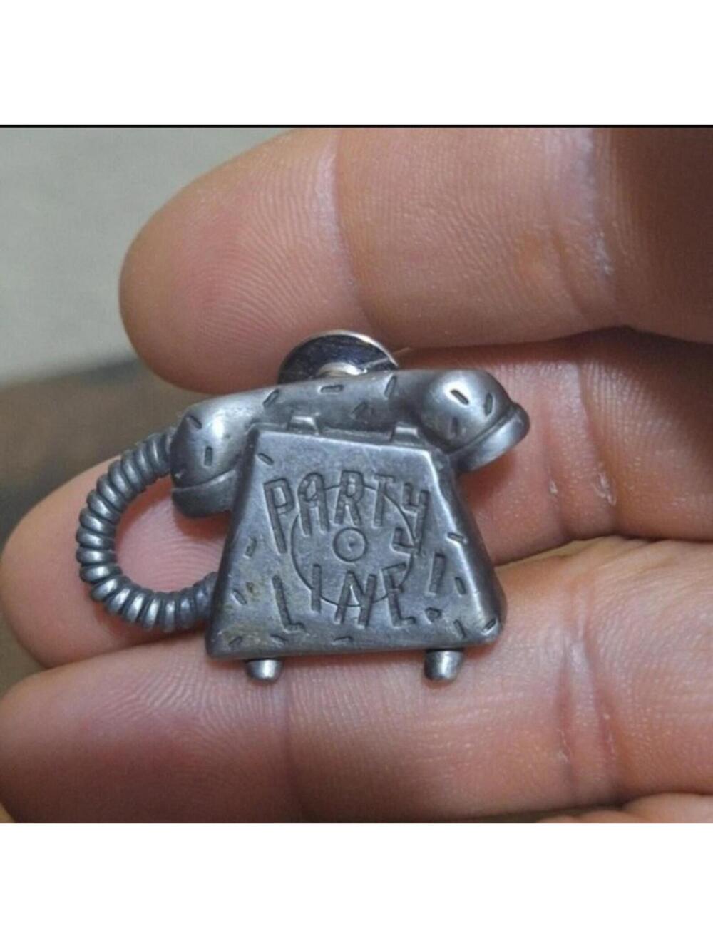 Avon 1989 PARTY LINE! Telephone Pewter Pin